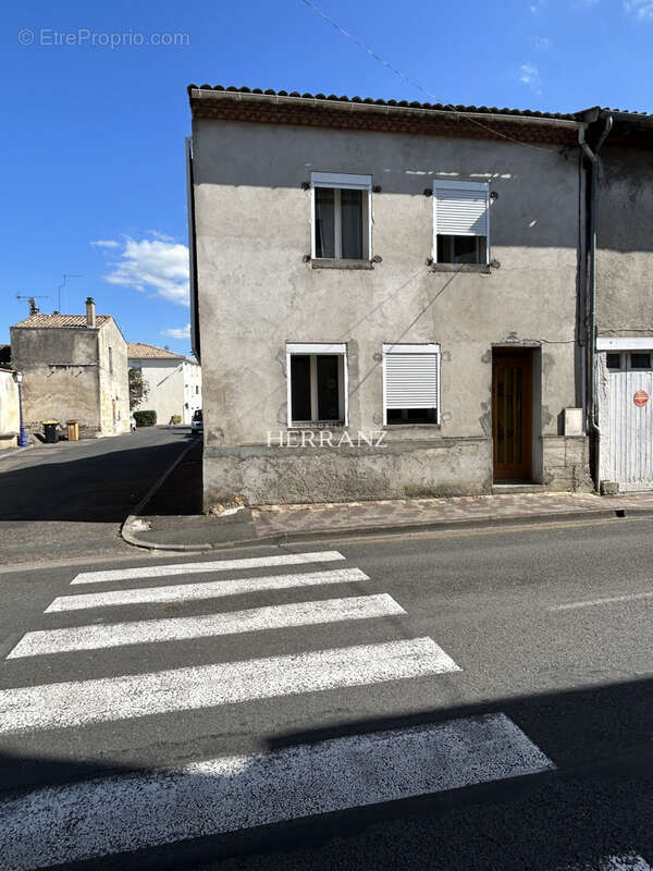 Maison à COUTRAS