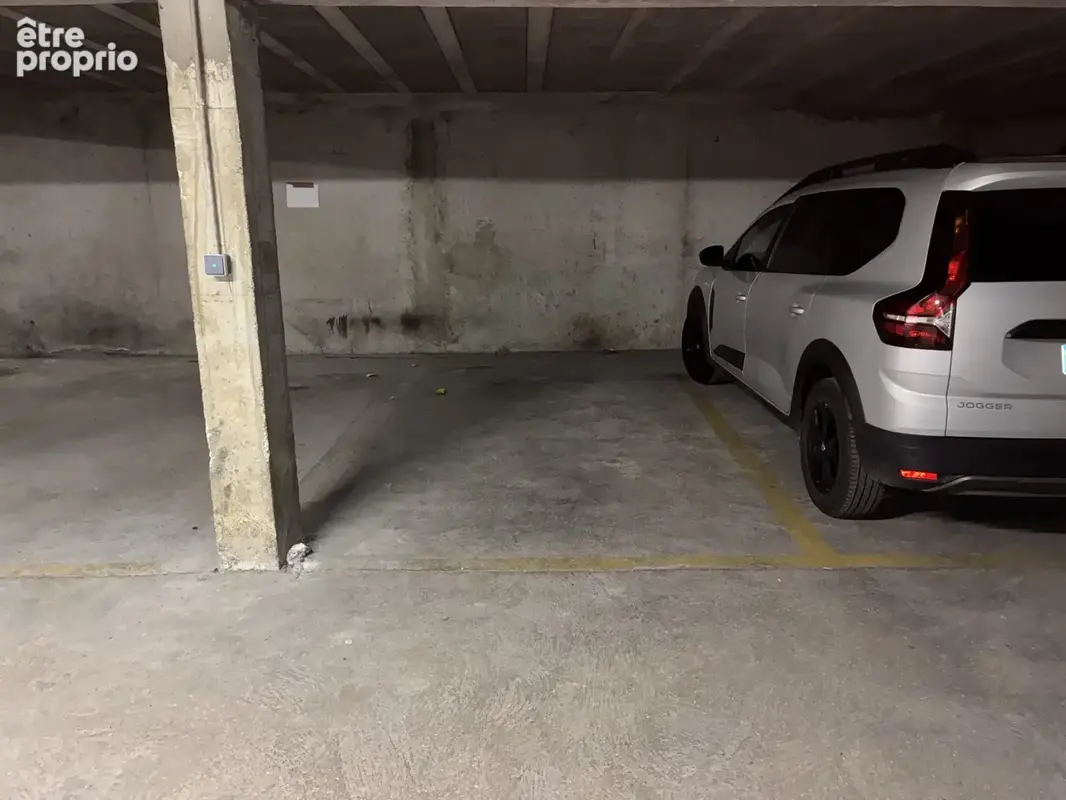 Photo Parking à Clichy au prix de 18 500€