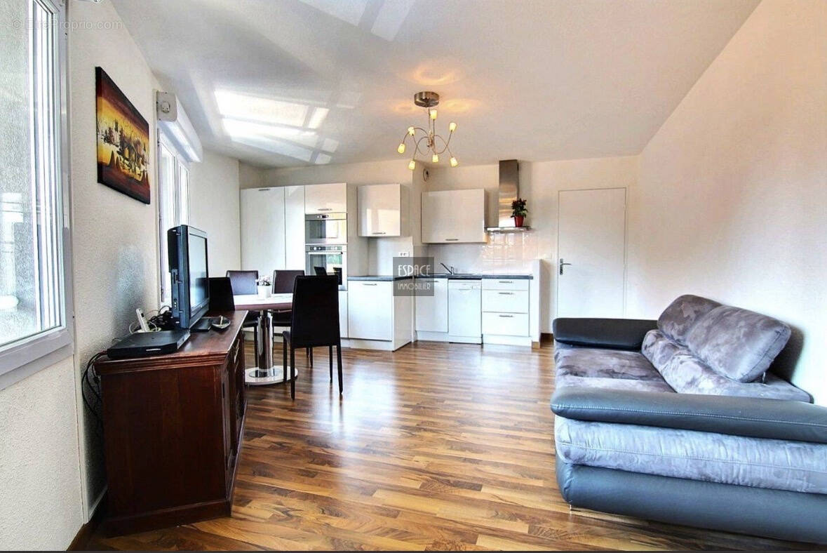 Appartement à ROQUEBRUNE-CAP-MARTIN