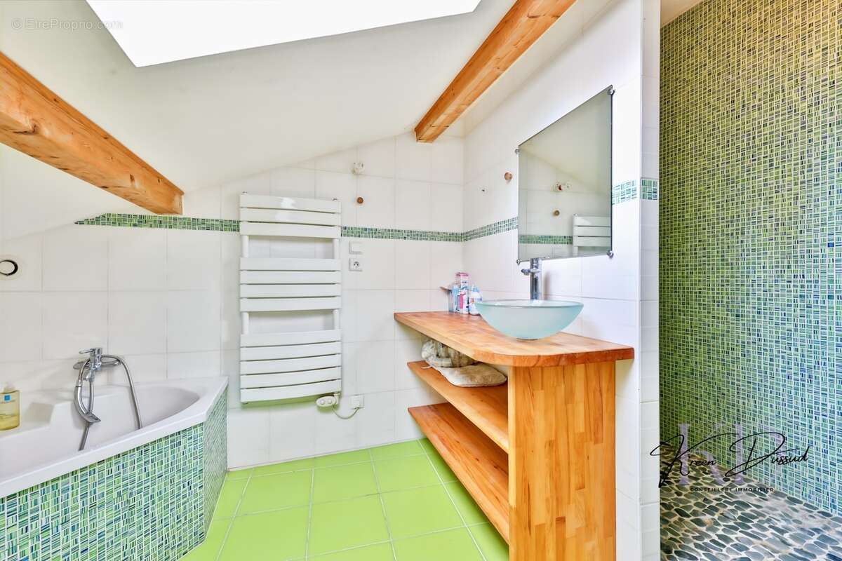  Maison en pierre de 150 m2 entièrement rénovée - Vue exceptionnelle - Suite parentale - Dépendances - Aucun vis-à-vis - photo 15
