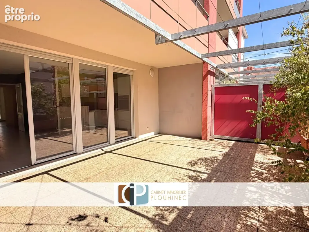 Rare: Appartement T3 avec ascenseur, terrasse et garage. - photo 2