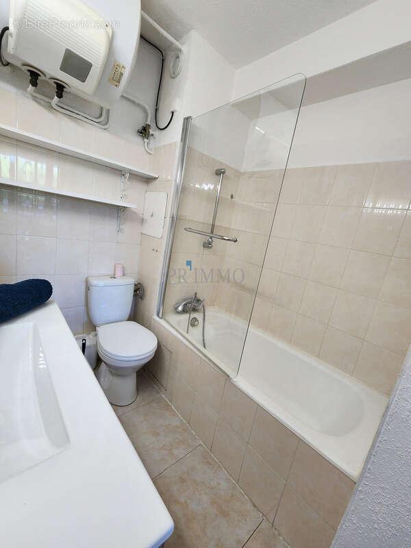 Fréjus   Studio de 24 m2 avec parking, cave et loggia   Résidence sécurisée - photo 8