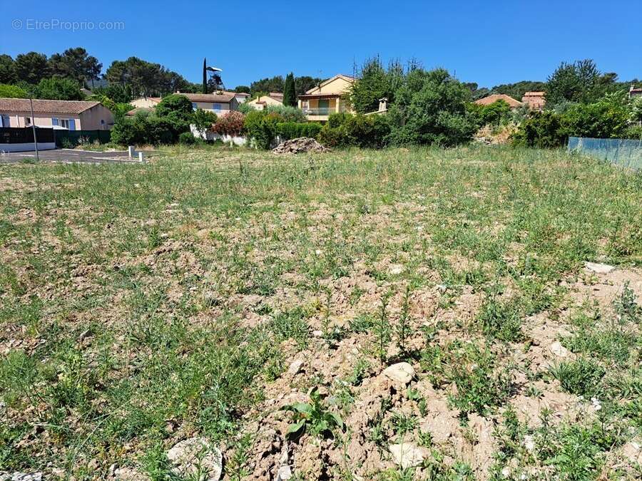 Terrain 500 m² à Greasque  - photo 4