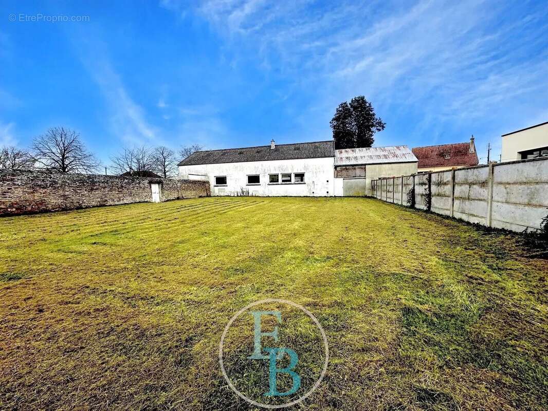 Terrain à MAY-SUR-ORNE