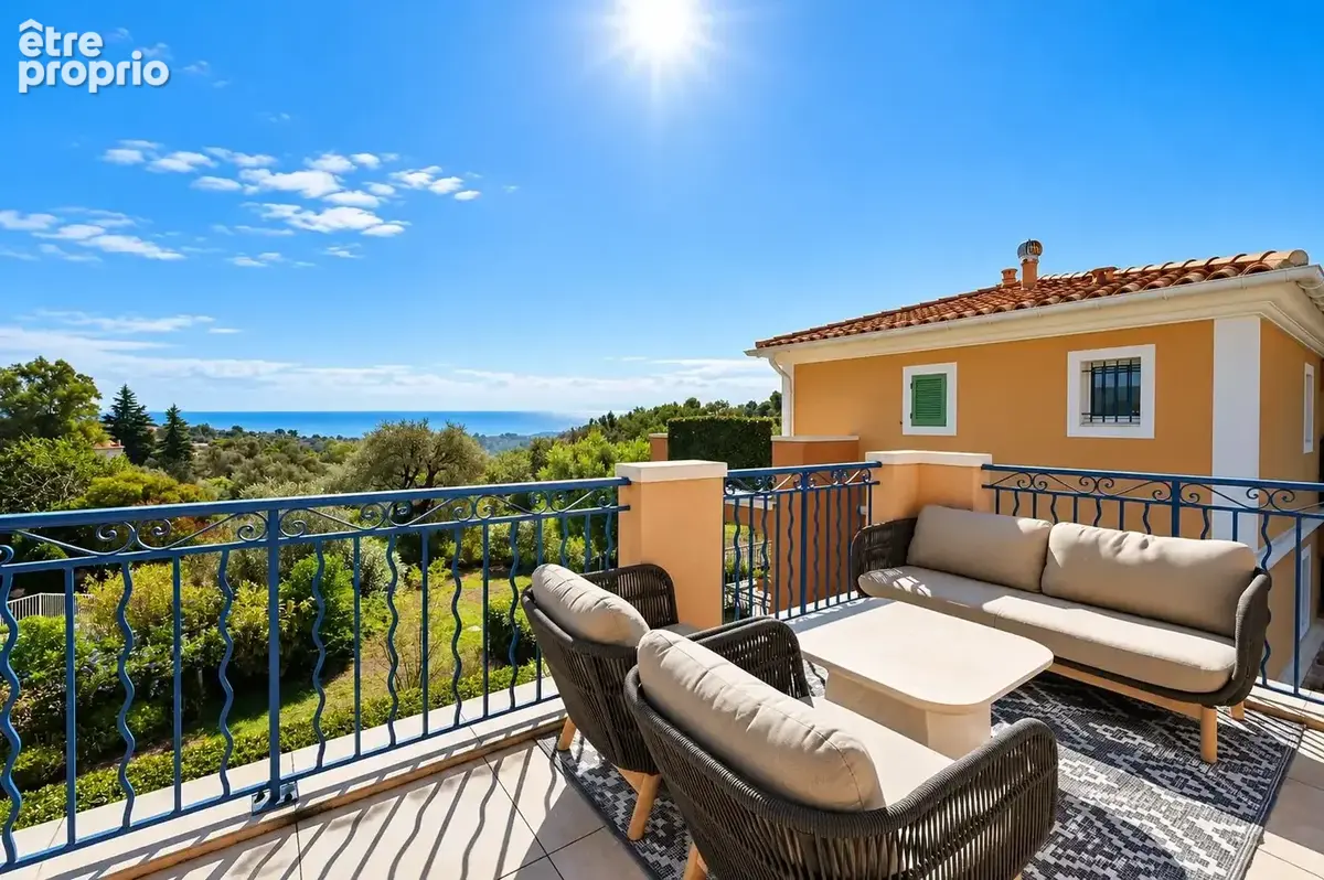 Exclusivité - Roquefort les Pins : Superbe appartement  3 pièces. Grande terrasse, vue mer, piscine, 2 parkings - photo 13