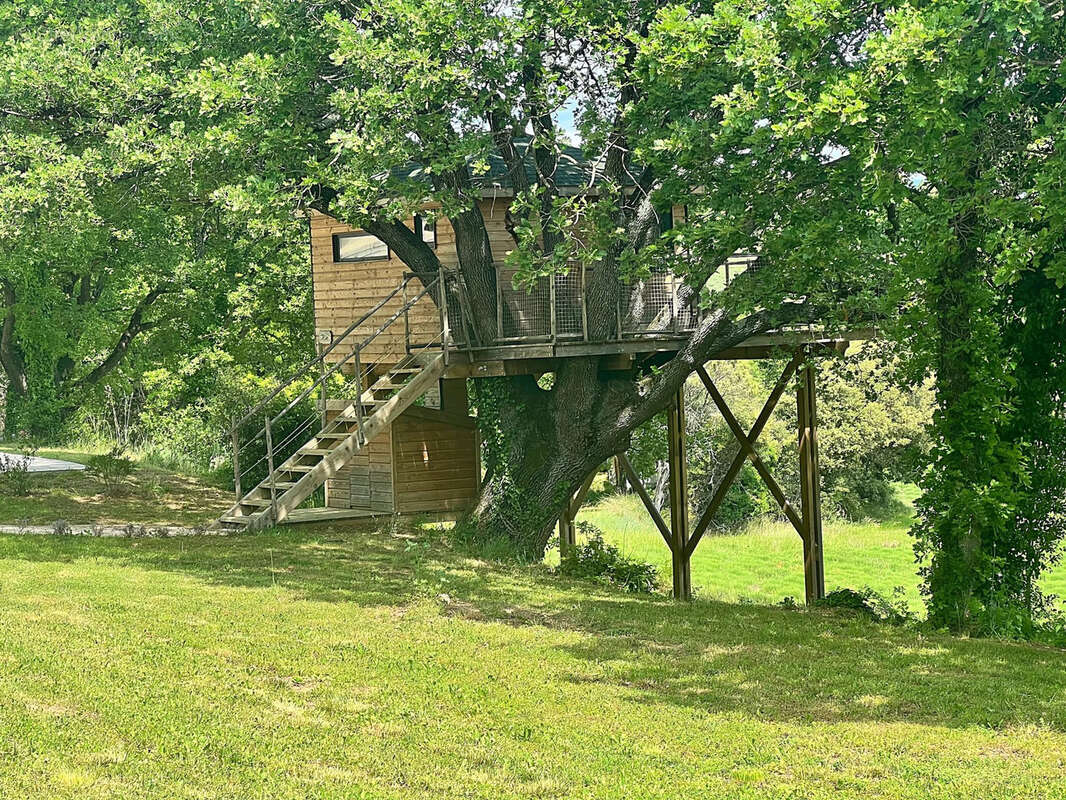 Proche de Grignan   Authentique Mas du XVᵉ siècle avec gîtes sur 4,3 hectares - photo 17