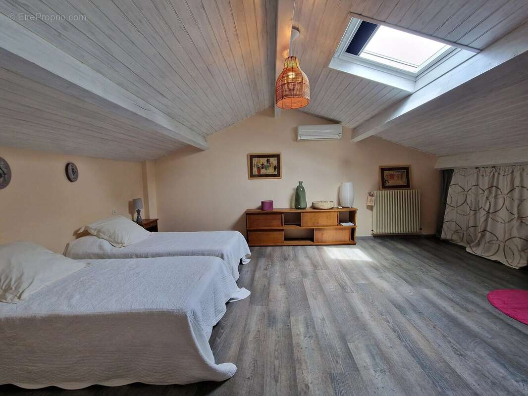 Élégante Propriété de Campagne avec Gîte et Annexe dans un Cadre Paisible - photo 20