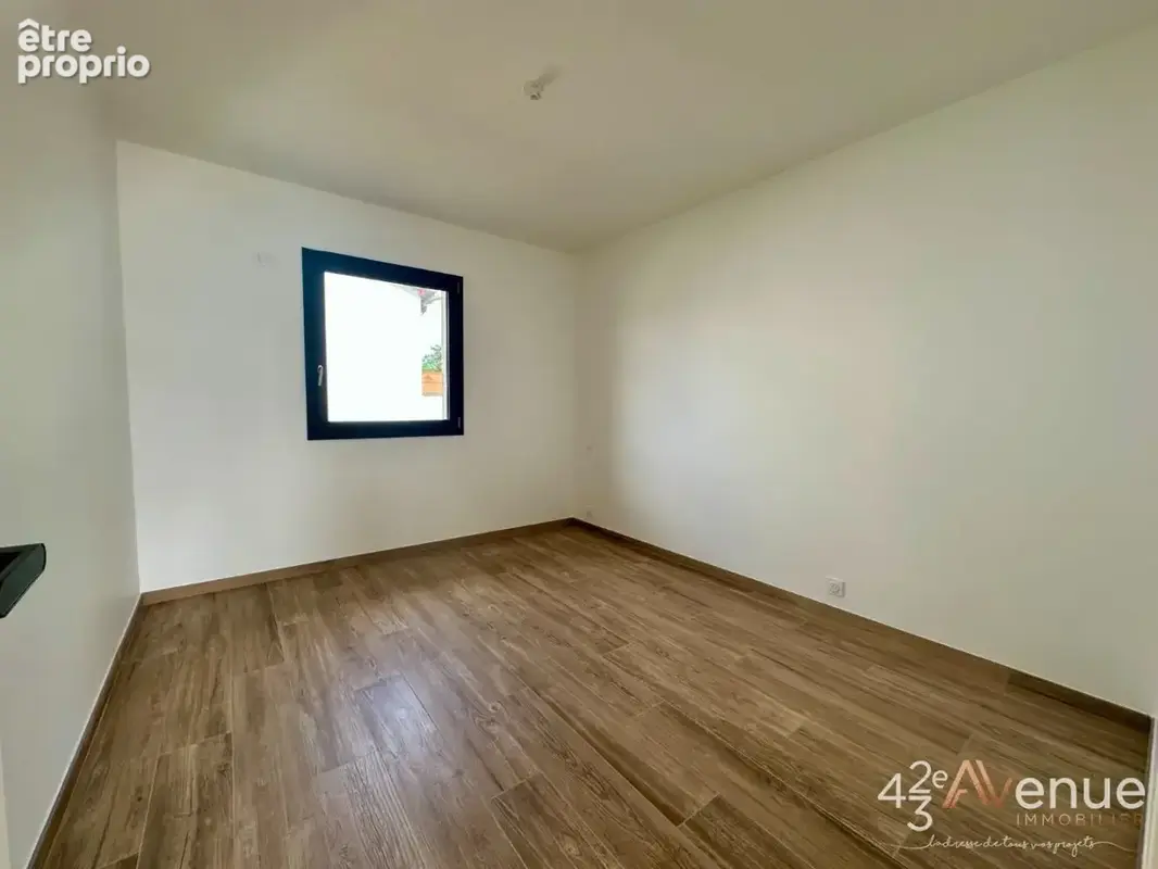 Maison 103 m² à Bonson  - photo 9