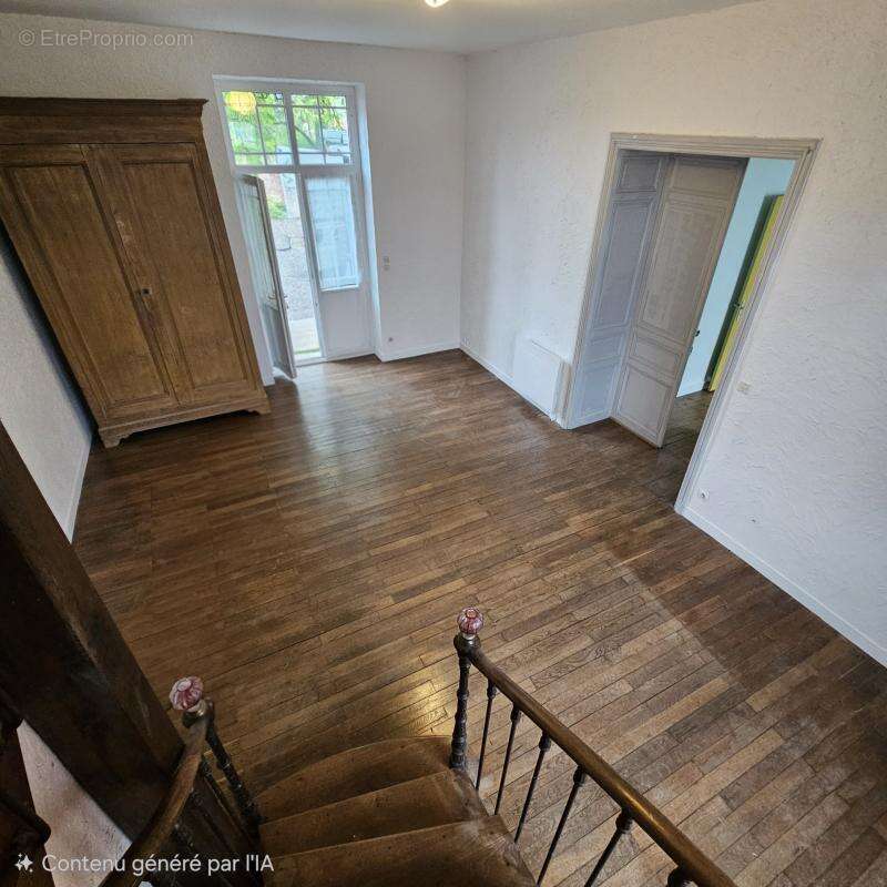 Maison à CHAMPAGNE-LES-MARAIS