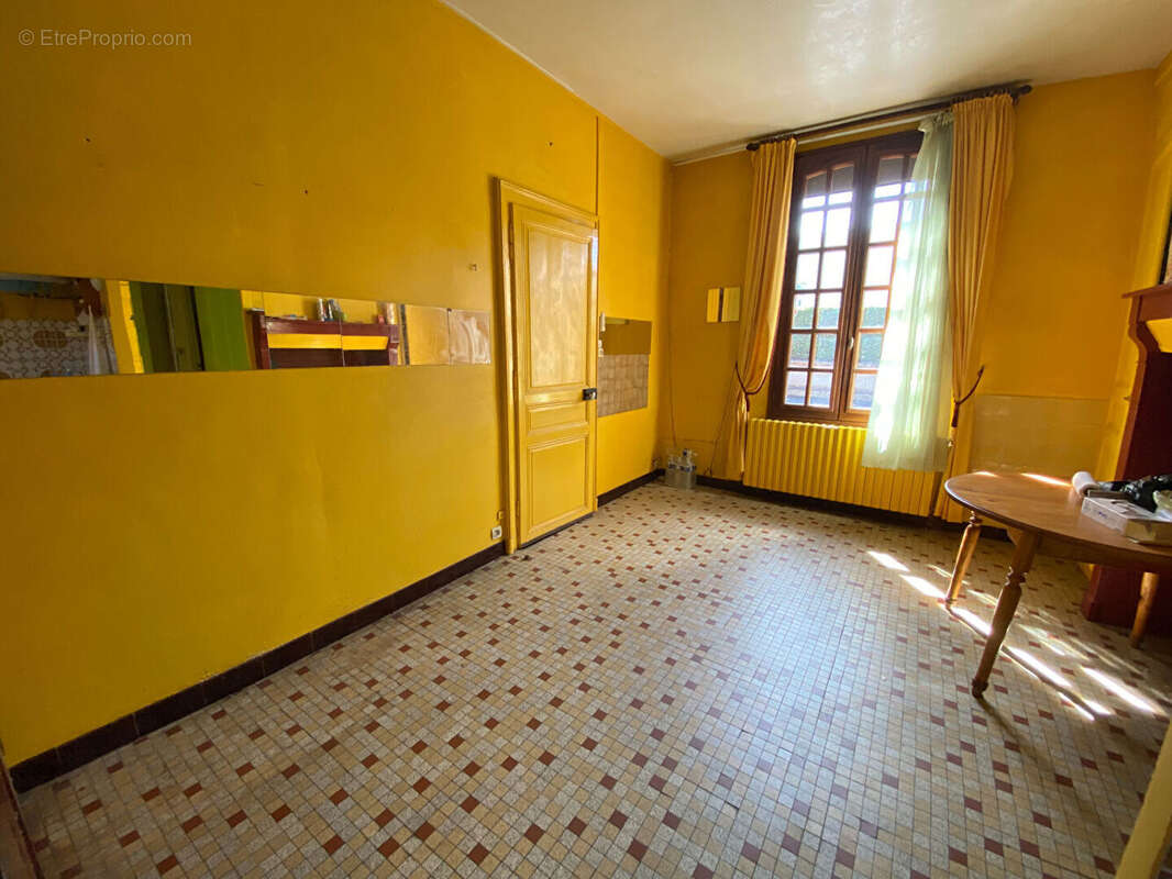 Maison à DAMVILLE