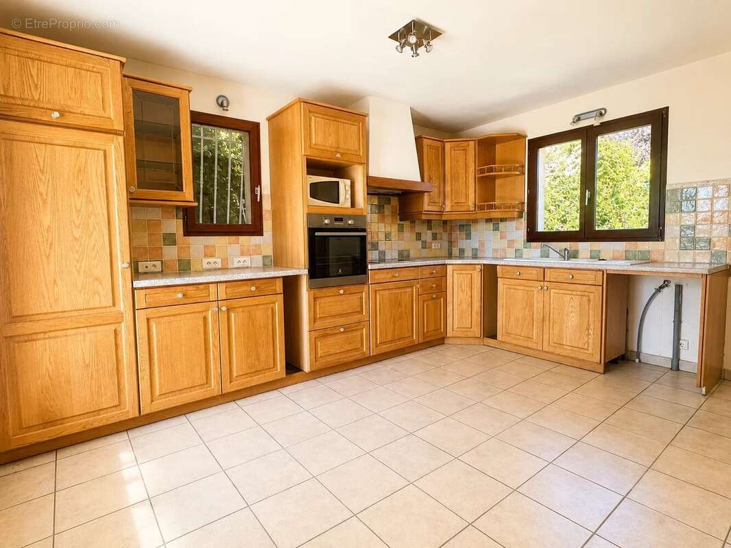 Maison T5 - 160 m2 - vue dégagée - photo 8