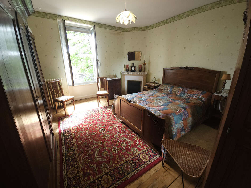 Maison à SAINT-GERMAIN-LES-BELLES