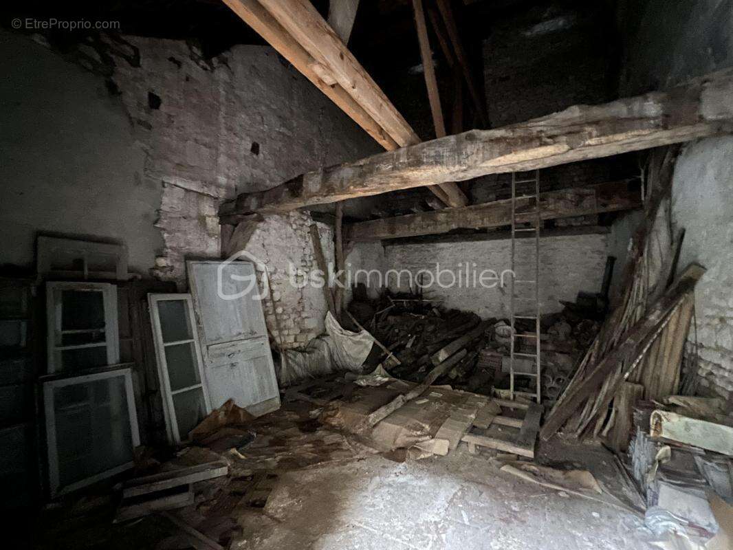 Maison à SAINT-BRIS-LE-VINEUX