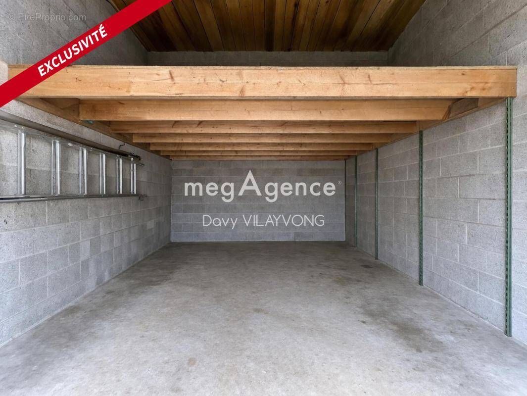 Parking à SAINT-HILAIRE-DE-RIEZ