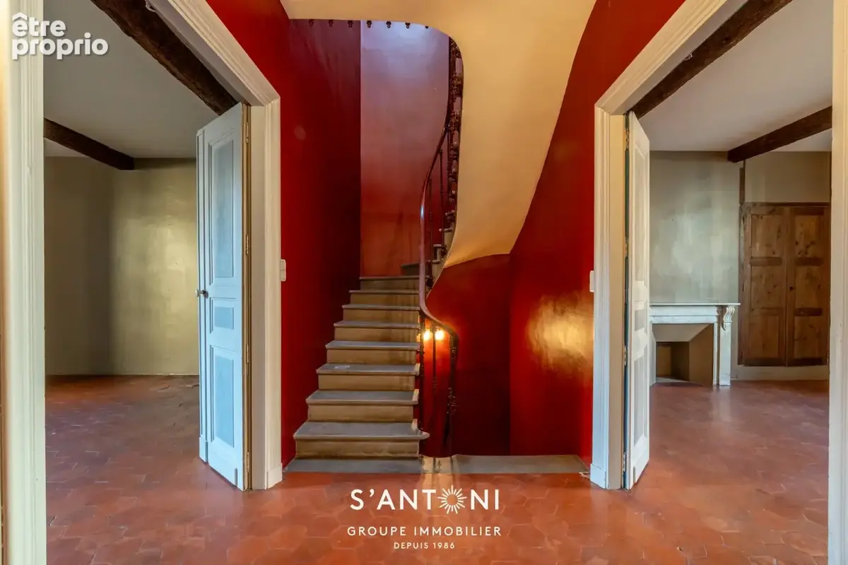 BESSAN: Maison de caractère 325 m² avec cour, proche centre et commodités - photo 11