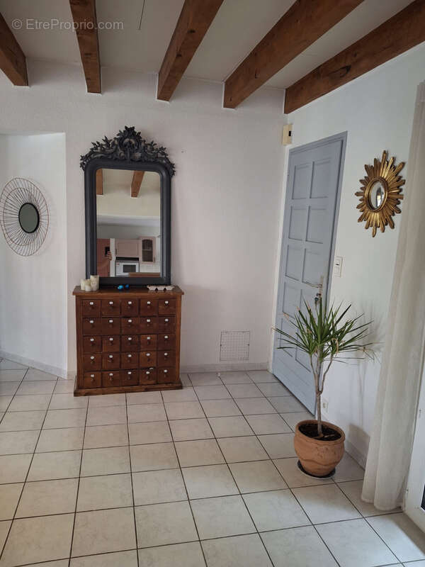 10 mns de narbonne, nevian, dans charmant petit village avec commodites, superbe villa de type 4 avec garage, - photo 15