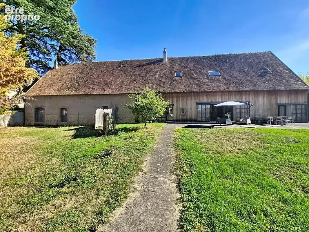 Maison 6 pièces 250 m² à vendre à Chateaumeillant (18370) - photo 7