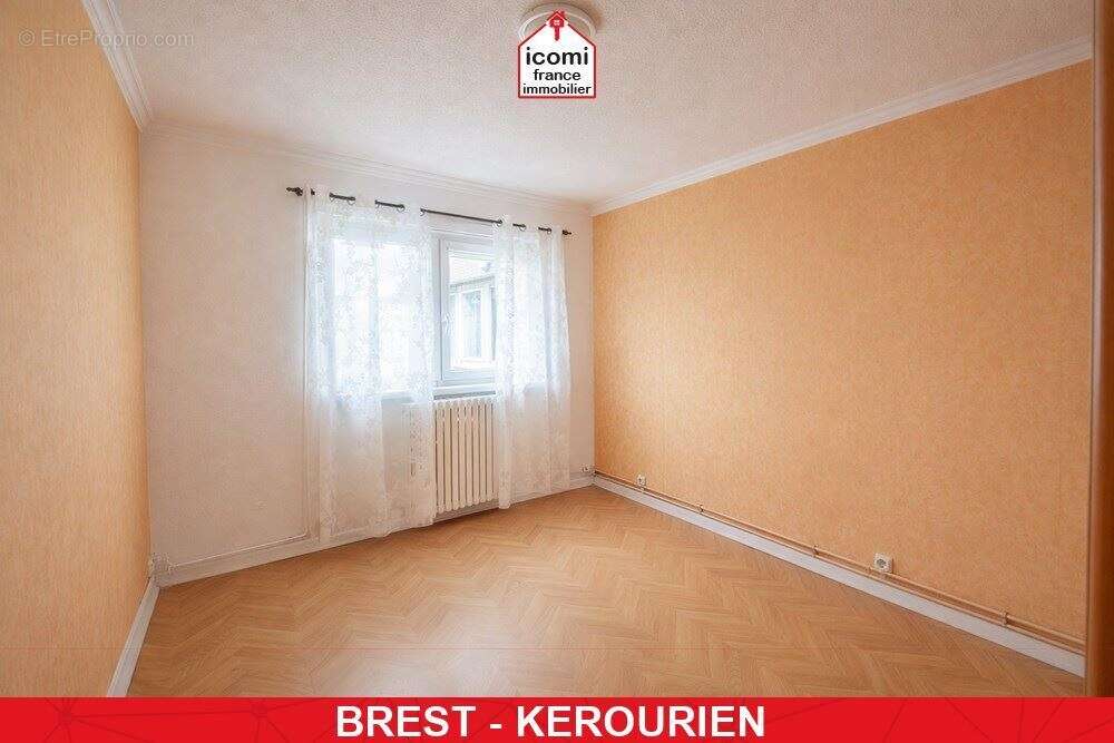 Finistere - brest (29200) - a vendre - appartement 78 m² - 3 chambres - balcon - cave - ascenseur - chaudiere gaz de ville de  2 - photo 9