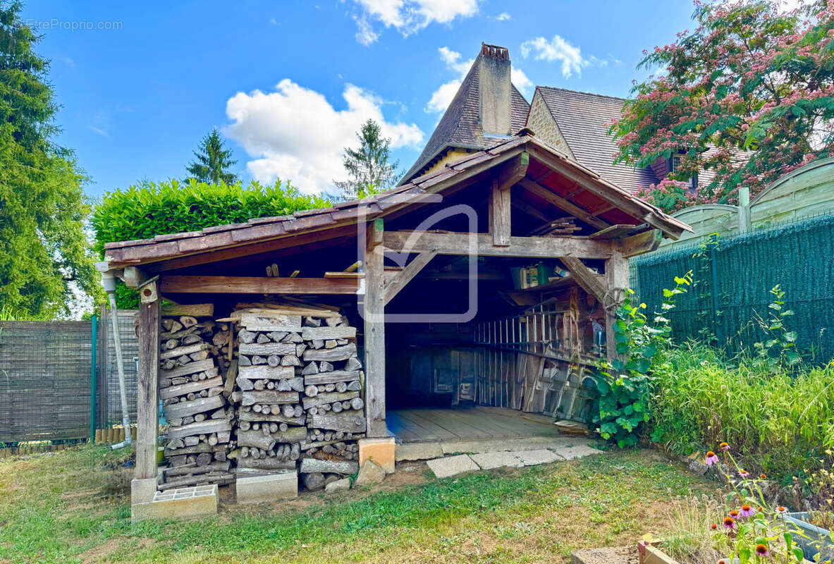 Maison à CARSAC-AILLAC