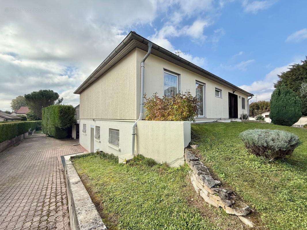 Maison à ARC-SUR-TILLE