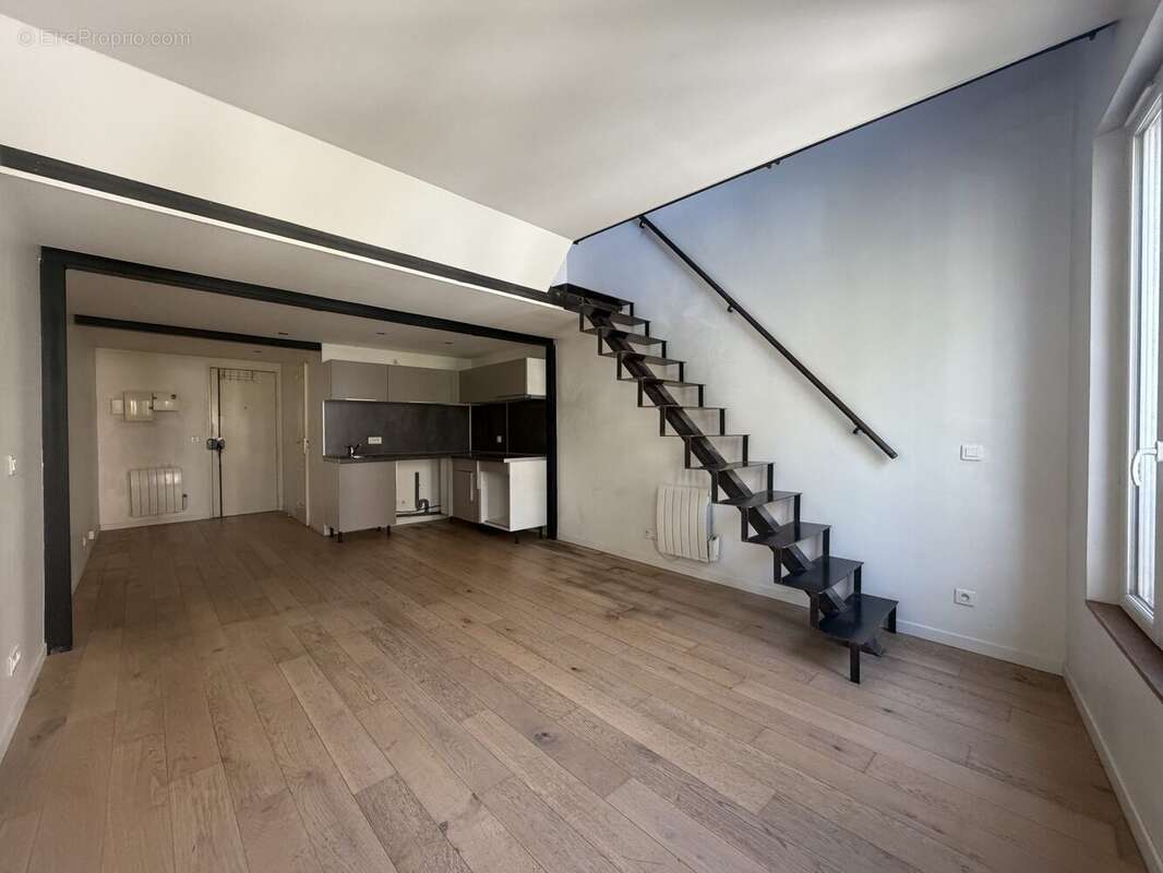Appartement à PARIS-18E