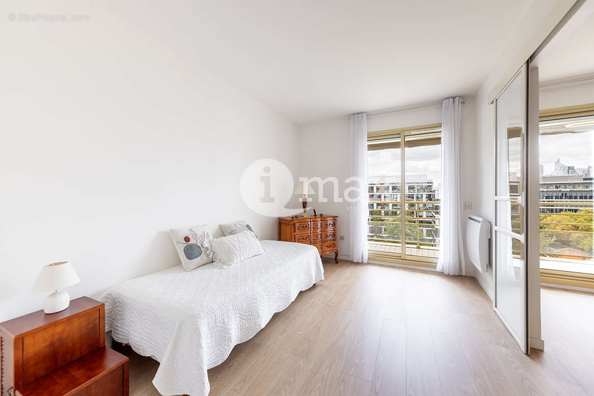 Appartement à LEVALLOIS-PERRET