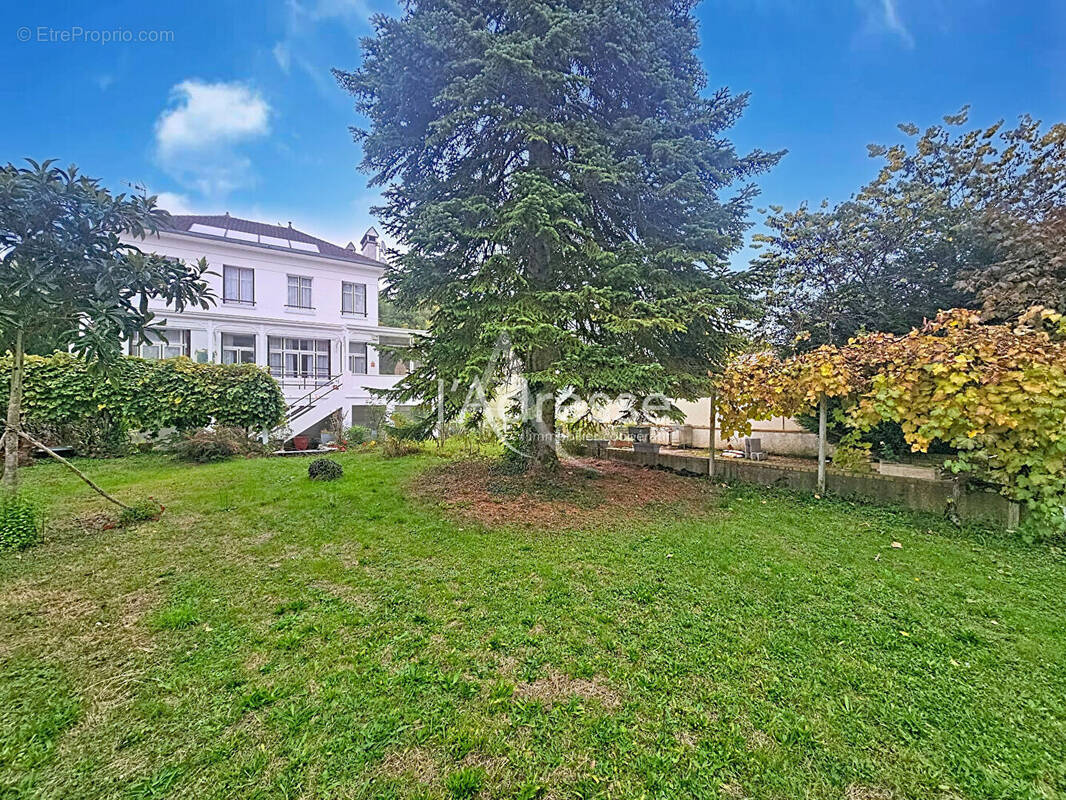 Maison à COUILLY-PONT-AUX-DAMES