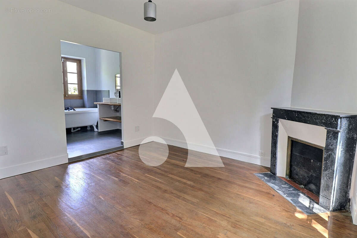 Maison à MERY-SUR-OISE