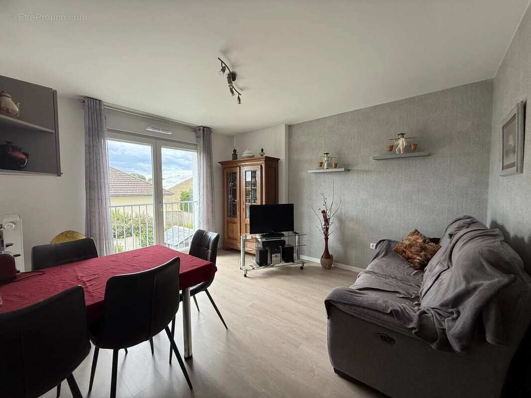 Appartement à EGLY
