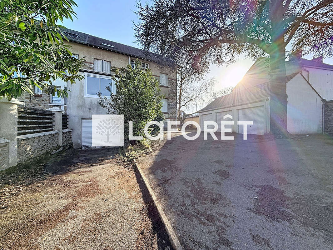 Appartement à MOISSY-CRAMAYEL