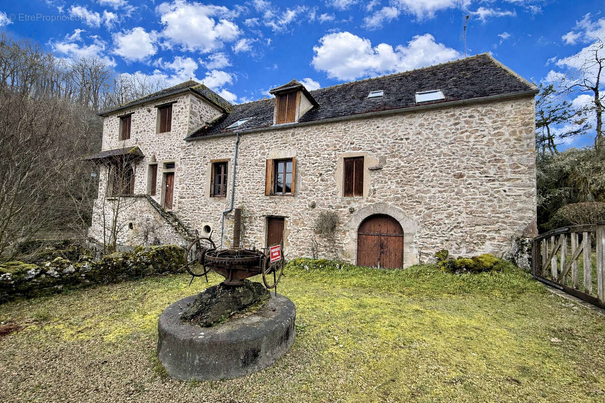 Maison à AVALLON
