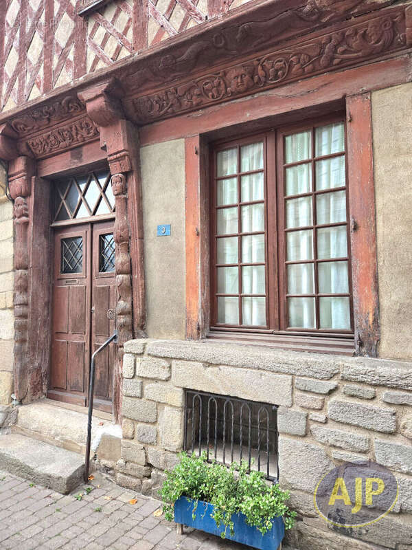 Maison à JOSSELIN