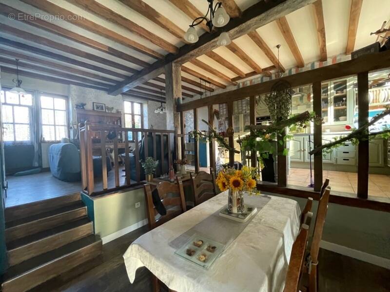 Maison à LA CELLE-DUNOISE