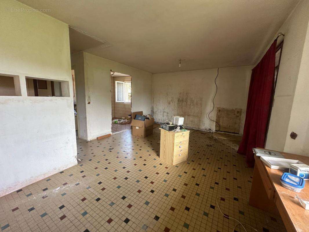 Grenay – Maison à fort potentiel de 140 m² avec terrain constructible - photo 2