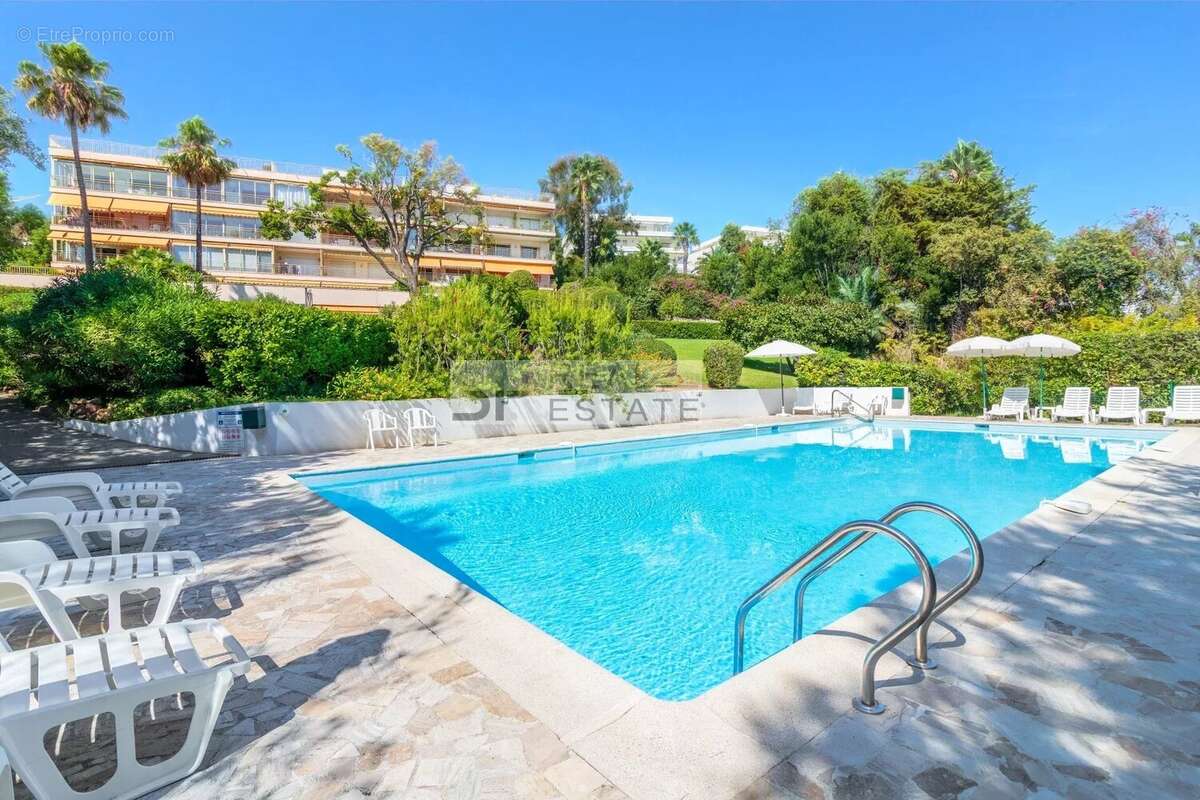 Appartement à VALLAURIS