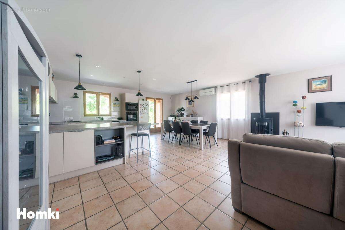 Maison à MEZERIAT