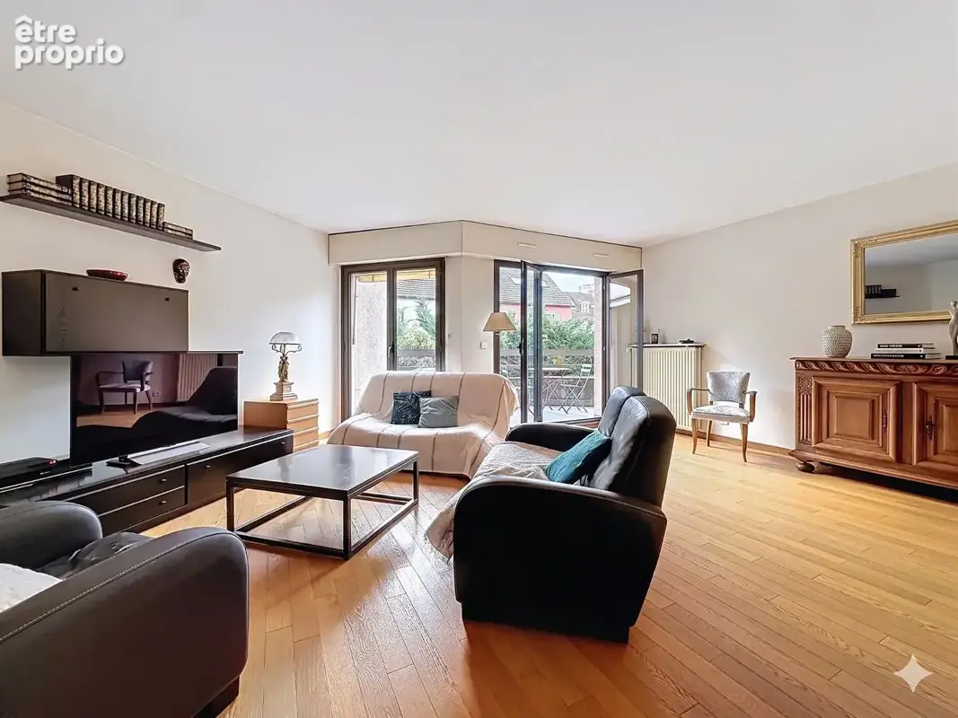 Esprit "Maison" avec terrasse en plein centre de Suresnes - photo 3