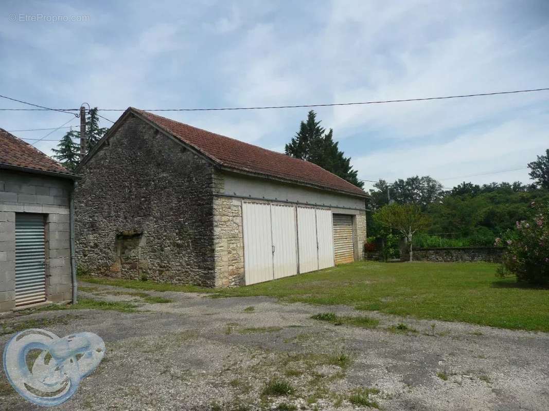 Maison à SAINT-MARTIAL-DE-NABIRAT