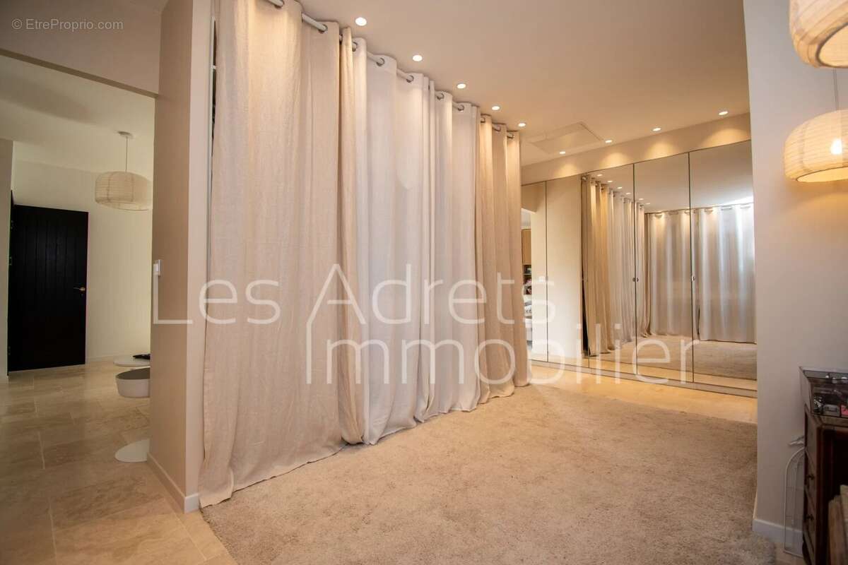 Maison à LES ADRETS-DE-L&#039;ESTEREL