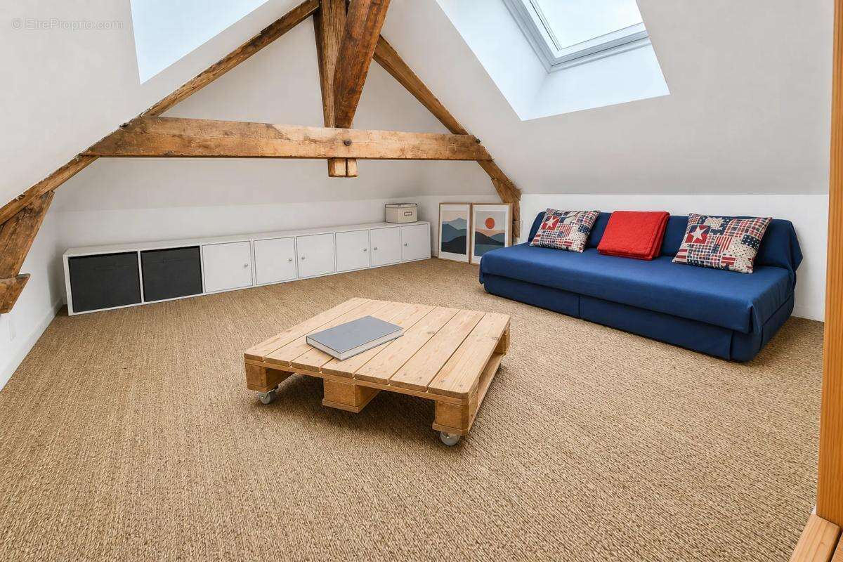 Maison 5 pièces avec dépendance et jardinet - photo 5