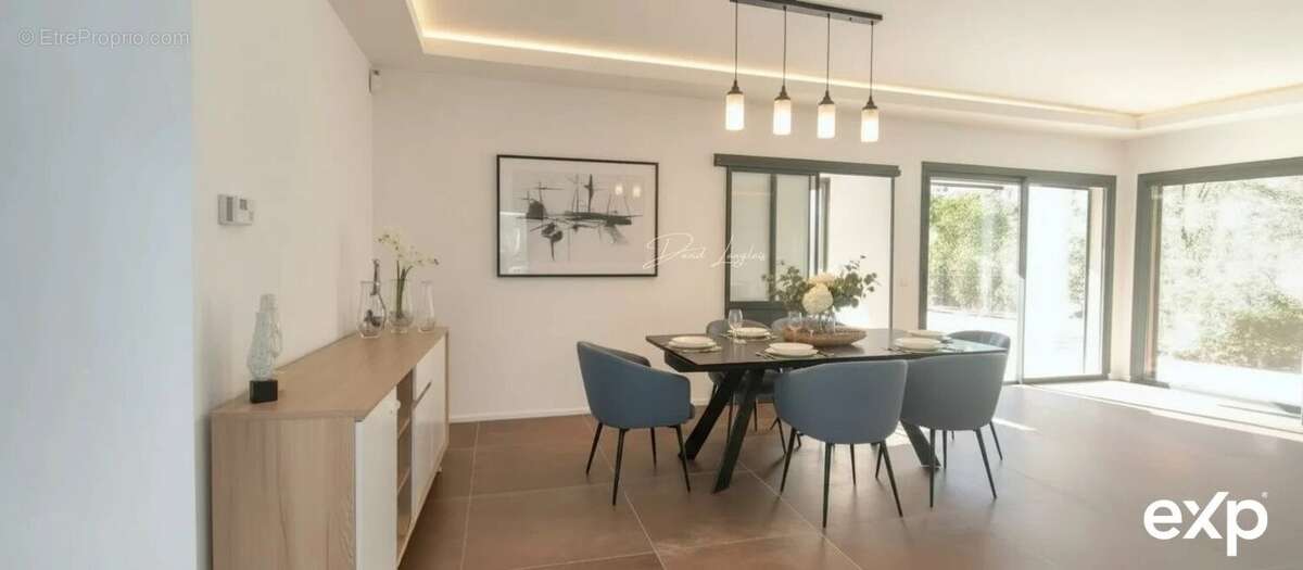 Maison à ROQUEFORT-LES-PINS