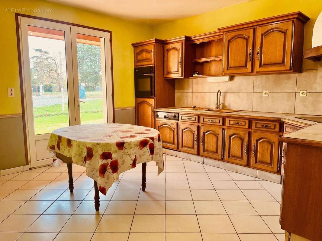 Photo 2 - Maison à SAINT-JULIEN-DU-PUY