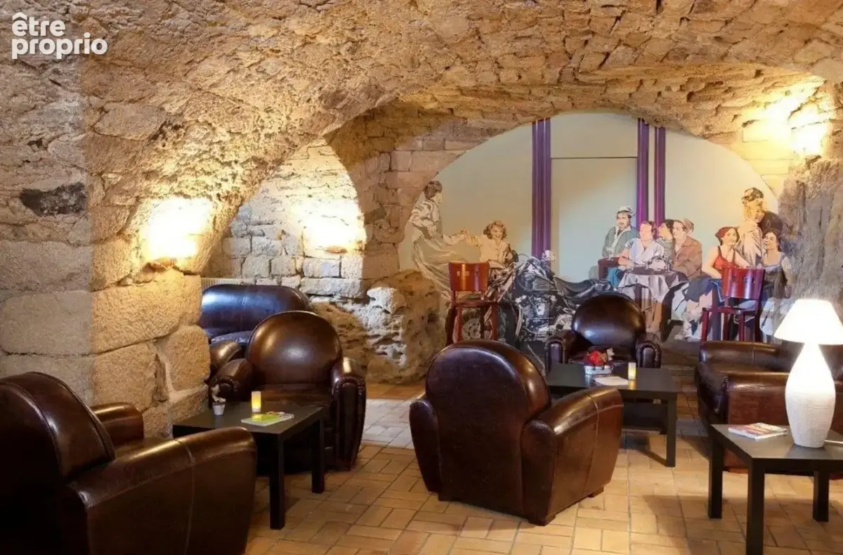Dpt Ardèche (07), à vendre proche de VALLON PONT D'ARC Murs d'un Hôtel Restaurant - photo 3