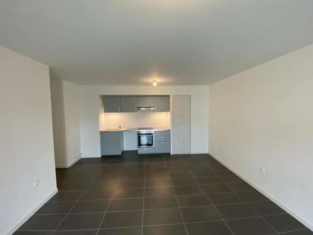 Photo 5 - Appartement à LA TOUR-DE-SALVAGNY