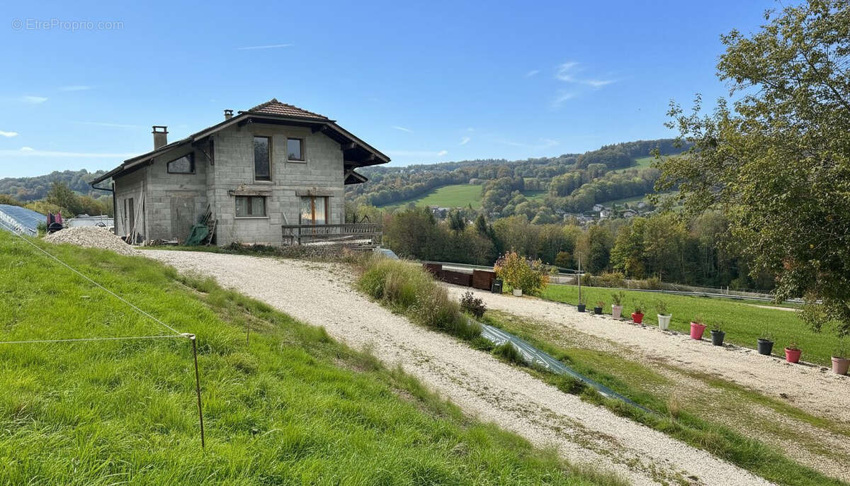 Maison à EVIRES