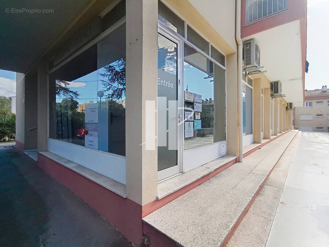 Commerce à FREJUS
