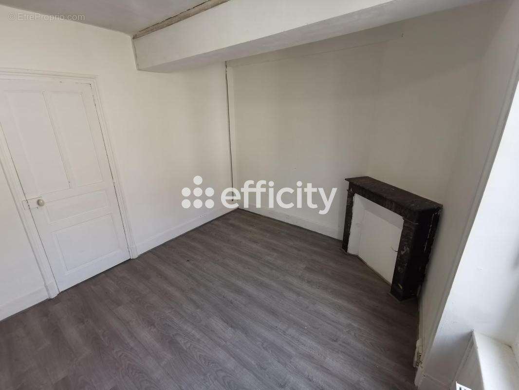 Maison à VILLEDIEU-LES-POELES