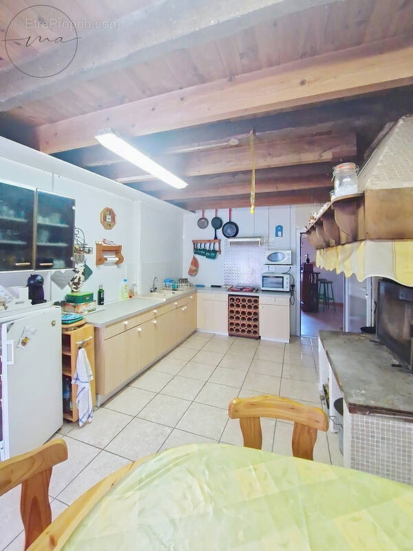 Maison à MURAT-SUR-VEBRE