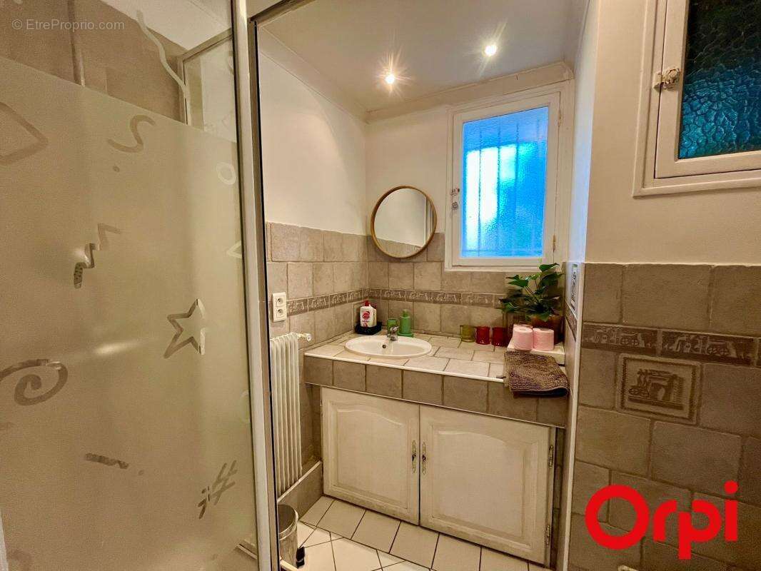 Commerce à MARSEILLE-7E