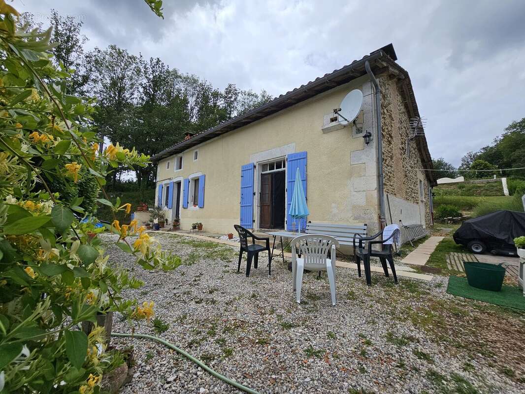 Maison à MONTEMBOEUF